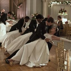 Lola Tung y Christopher Briney en el 1x07 de 'El verano en que me enamoré'