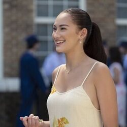 Lola Tung en 2x01 titulado 'Amor perdido' de 'El verano en que me enamoré'