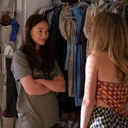 Imagen de Lola Tung en 2x01 'Amor perdido' de 'El verano en que me enamoré'