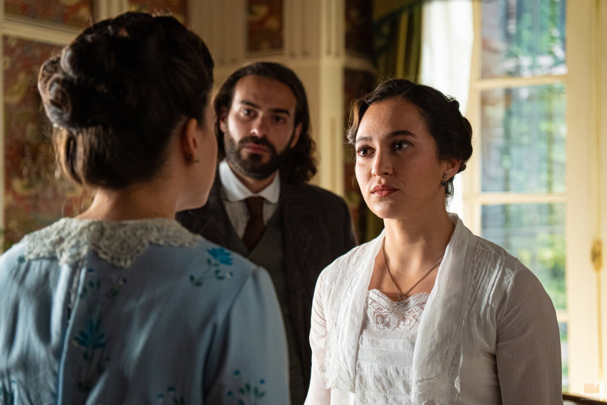 Carmen Asecas y Ibrahim Al Shami J. en la temporada 4 y el capítulo 151 de 'La promesa'