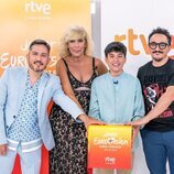 El equipo de RTVE junto a Gonzalo Pinillos, representante de España en Eurovisión Junior 2025
