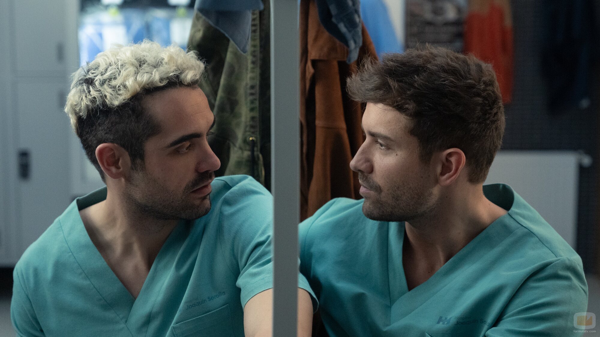 Xoan Forneas y Pablo Alborán se miran en 'Respira 2'