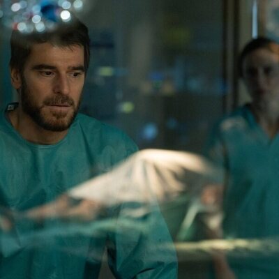 Lluís, a través del cristal, en la temporada 2 de 'Respira'