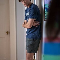 Imagen de Christopher Briney en el 2x02 de 'El verano en que me enamoré'