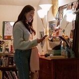 Lola Tung en Capítulo 2 titulado 'Escena de amor' de 'El verano en que me enamoré'