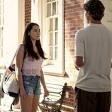 Lola Tung en 'Escena de amor' de 'El verano en que me enamoré'