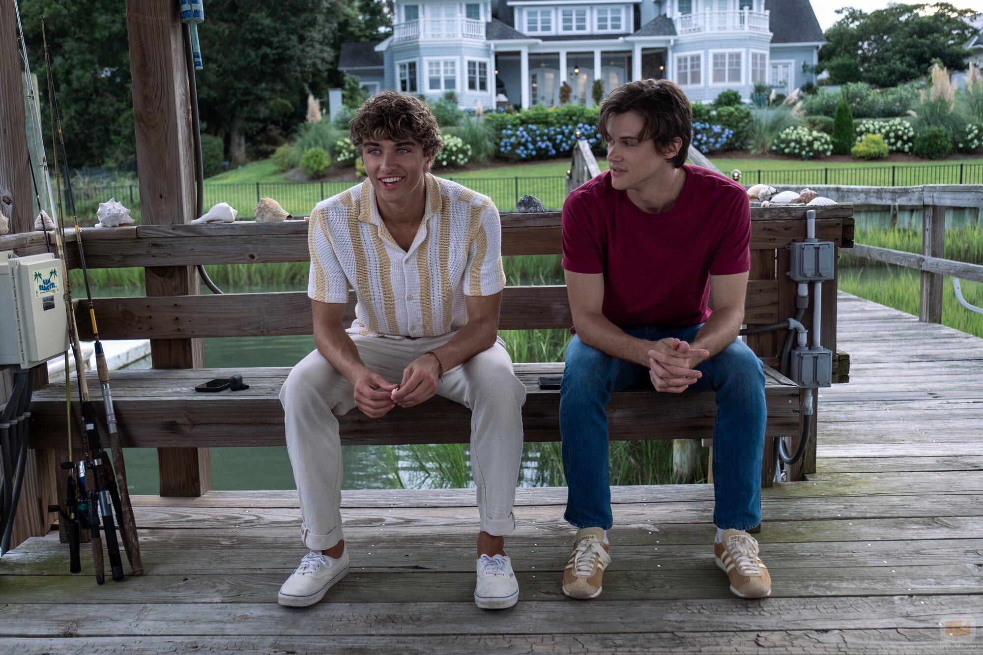 Christopher Briney y Gavin Casalegno en la temporada 2 y el capítulo 03 de 'El verano en que me enamoré'