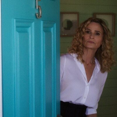 Kyra Sedgwick en 2x03 titulado 'Amor enfermo' de 'El verano en que me enamoré'