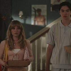 Imagen de Sean Kaufman y Rain Spencer en el 2x03 de 'El verano en que me enamoré'