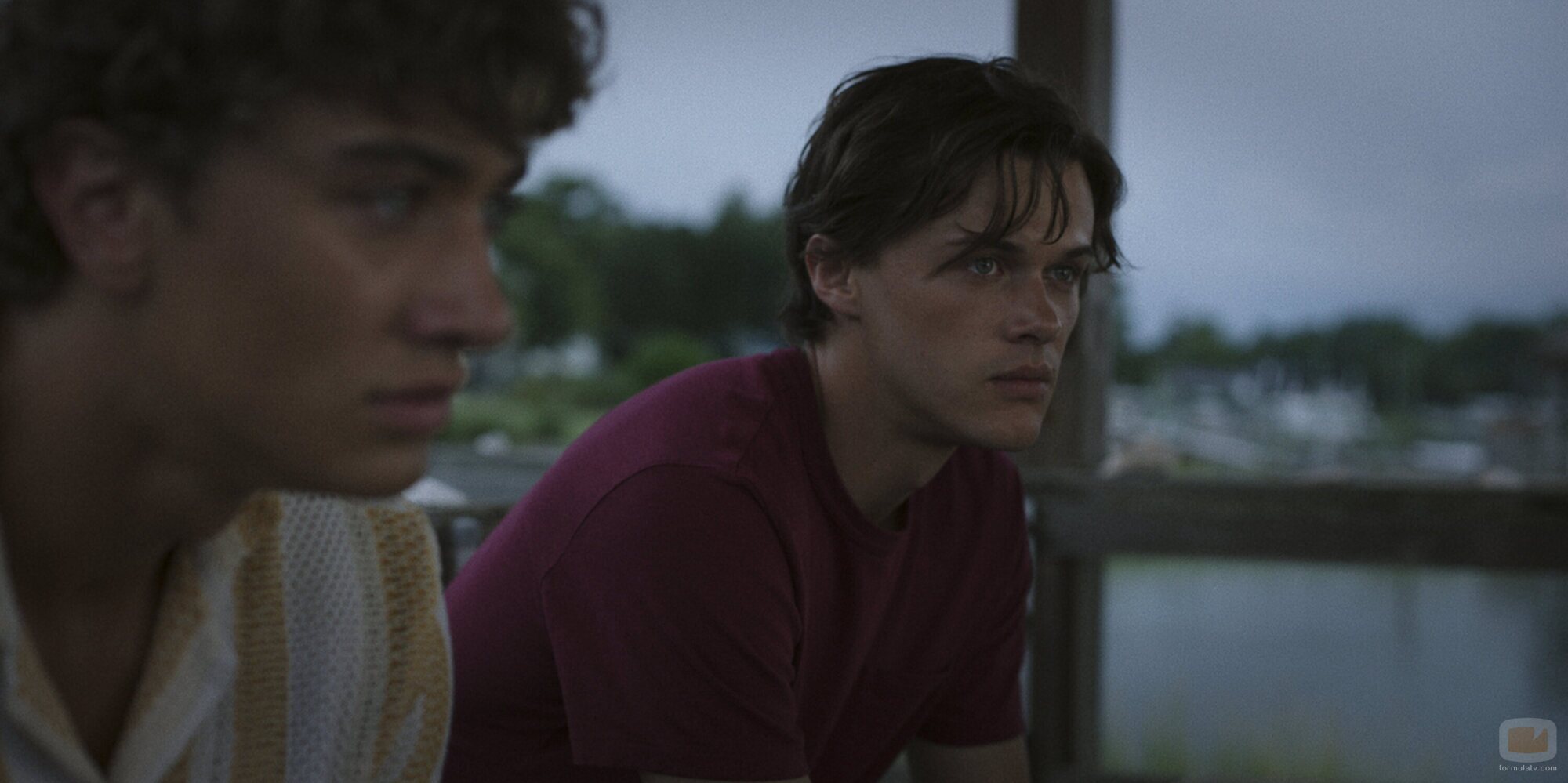 Christopher Briney y Gavin Casalegno en Capítulo 3 titulado 'Amor enfermo' de 'El verano en que me enamoré'