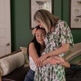 Escena de Lola Tung en 2x03 titulado 'Amor enfermo' de 'El verano en que me enamoré'