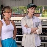 Elsie Fisher y Rain Spencer en 'Juego de amor' de 'El verano en que me enamoré'