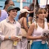 Imagen de Elsie Fisher y Rain Spencer en 'Juego de amor' de 'El verano en que me enamoré'