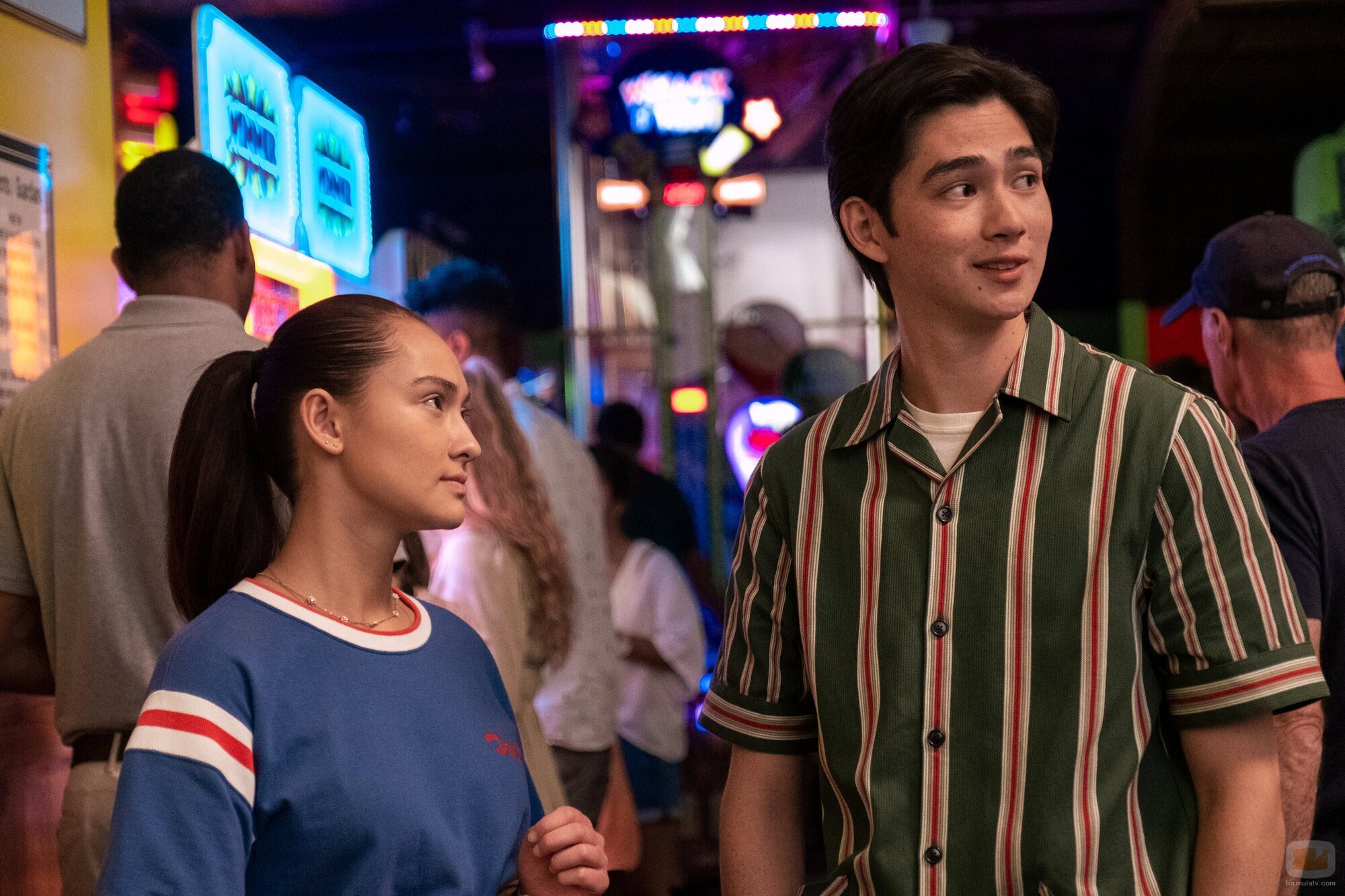 Lola Tung y Sean Kaufman en la temporada 2 y el capítulo 04 de 'El verano en que me enamoré'