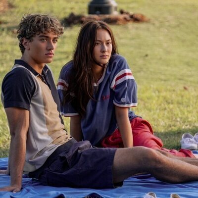 Lola Tung y Gavin Casalegno en 'Amor tonto' de 'The Summer I Turned Pretty'