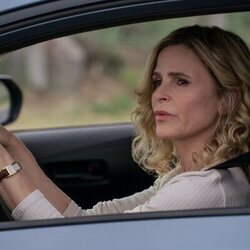 Kyra Sedgwick en 2x06 titulado 'Festival del amor' de 'El verano en que me enamoré'
