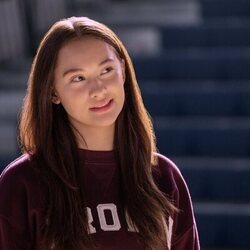 Lola Tung en 2x07 'Amor fugaz' de 'El verano en que me enamoré'