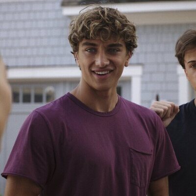 Christopher Briney y Gavin Casalegno en el 2x07 de 'The Summer I Turned Pretty'