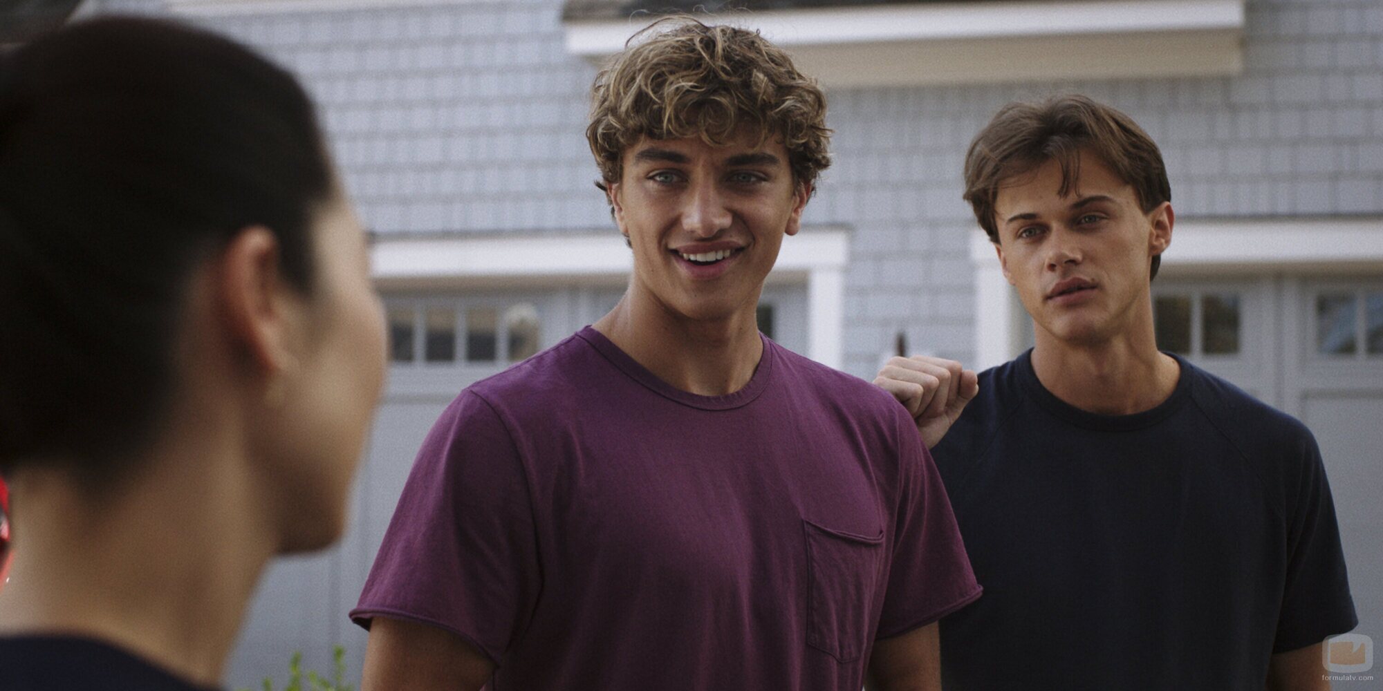 Christopher Briney y Gavin Casalegno en el 2x07 de 'The Summer I Turned Pretty'