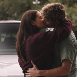 Lola Tung y Gavin Casalegno en 'Amor fugaz' de 'The Summer I Turned Pretty'