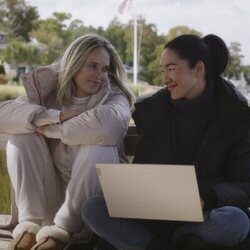 Rachel Blanchard y Jackie Chung en 2x07 titulado 'Amor fugaz' de 'El verano en que me enamoré'