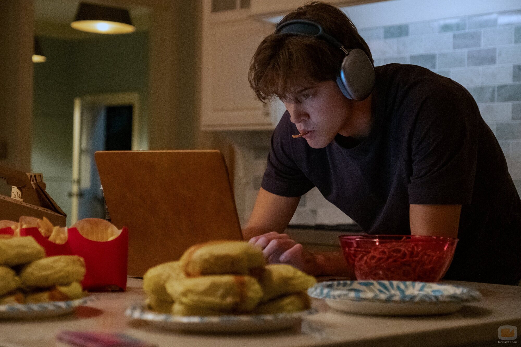 Christopher Briney en el 2x07 de 'The Summer I Turned Pretty'