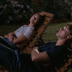 Lola Tung y Christopher Briney en el 2x07 de 'El verano en que me enamoré'