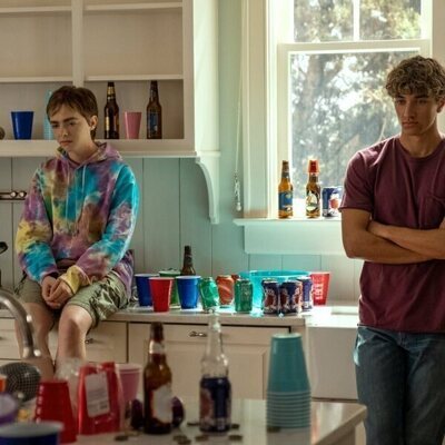 Elsie Fisher y Christopher Briney en Capítulo 7 titulado 'Amor fugaz' de 'El verano en que me enamoré'