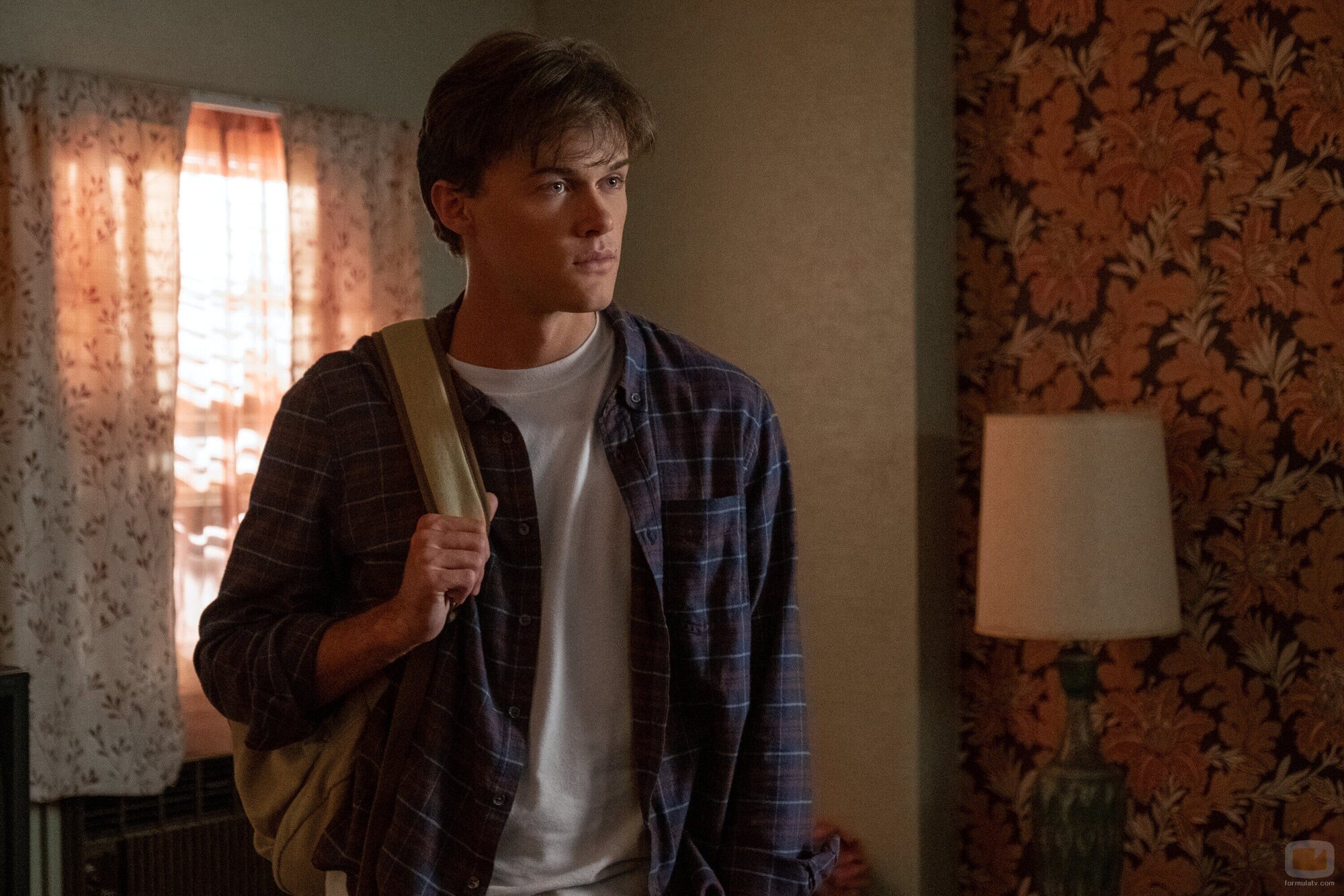 Christopher Briney en 2x08 titulado 'Triángulo amoroso' de 'El verano en que me enamoré'