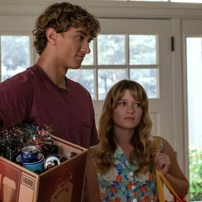 Gavin Casalegno y Rain Spencer en 'Triángulo amoroso' de 'The Summer I Turned Pretty'