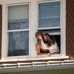 Lola Tung y Gavin Casalegno en el 3x03 de 'El verano en que me enamoré'