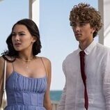 Lola Tung y Gavin Casalegno en 3x03 titulado 'La última cena' de 'El verano en que me enamoré'