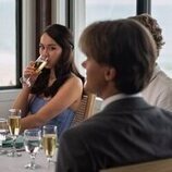 Escena de Lola Tung en 3x03 'La última cena' de 'El verano en que me enamoré'