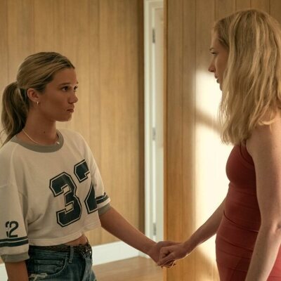 Kristen Connolly y Rain Spencer en la temporada 3 y el capítulo 04 de 'El verano en que me enamoré'