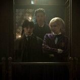 Jenna Ortega y Emma Myers en el 2x02 de 'Miércoles'