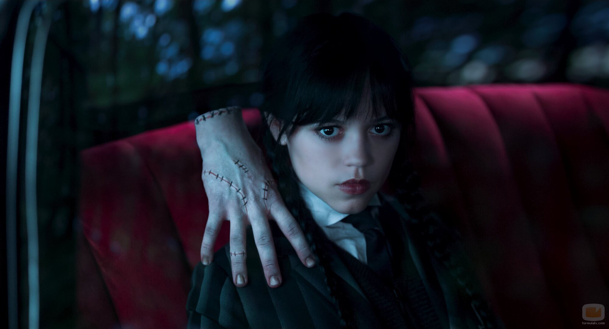 Escena de Jenna Ortega en 2x02 titulado 'Más vale diablo triste que conocido' de 'Miércoles'