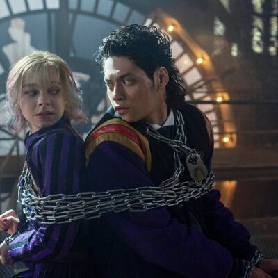 Foto de Emma Myers en el 2x02 de 'Miércoles'