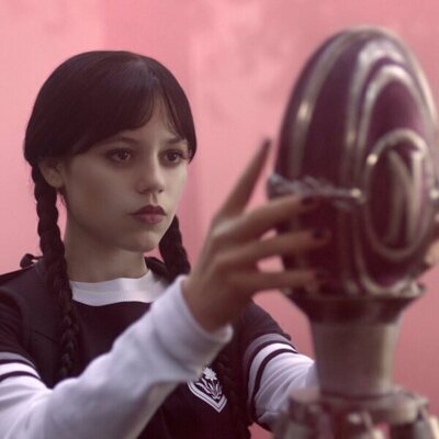 Jenna Ortega en Capítulo 3 titulado 'La llamada de la tristeza' de 'Miércoles'