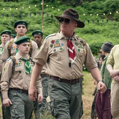 Anthony Michael Hall en el 2x03 de 'Wednesday'