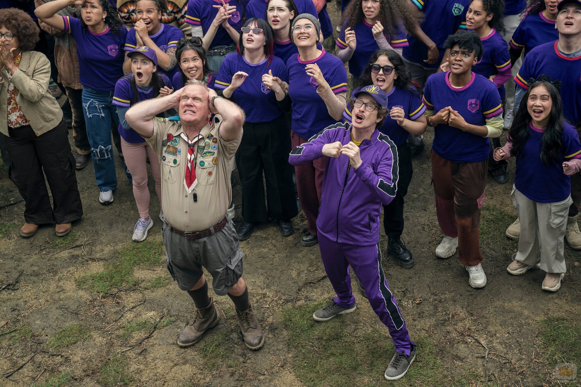 Steve Buscemi y Anthony Michael Hall en 'La llamada de la tristeza' de 'Miércoles'