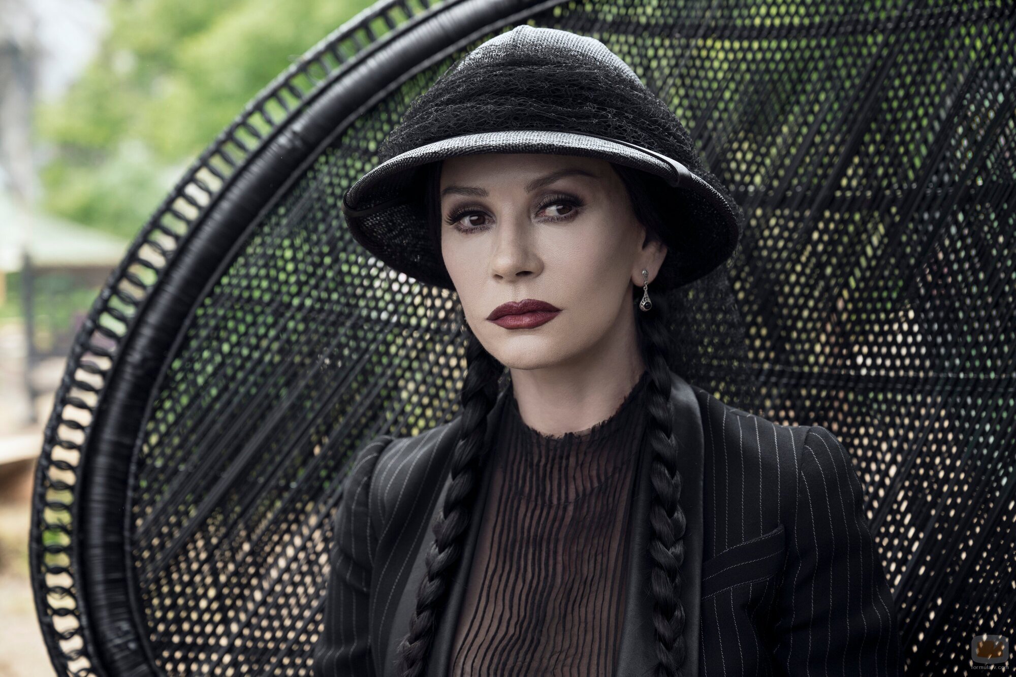 Catherine Zeta-Jones en la temporada 2 y el capítulo 03 de 'Miércoles'