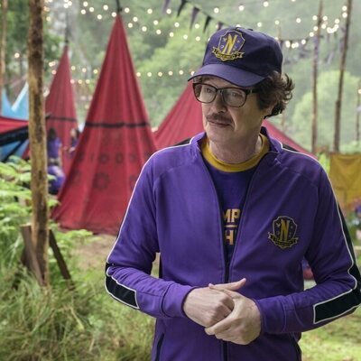Steve Buscemi en Capítulo 3 titulado 'La llamada de la tristeza' de 'Miércoles'