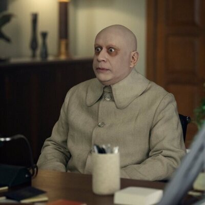 Fred Armisen en la temporada 2 y el capítulo 04 de 'Miércoles'