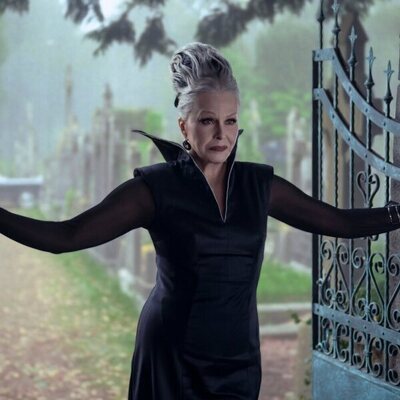 Joanna Lumley en 'Si las tristezas hablaran' de 'Wednesday'
