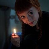 Foto de Evie Templeton en 2x04 'Si las tristezas hablaran' de 'Miércoles'