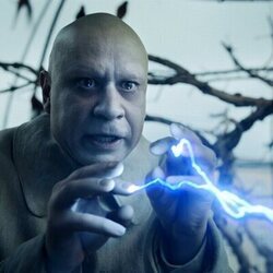 Fred Armisen en el 2x04 de 'Wednesday'