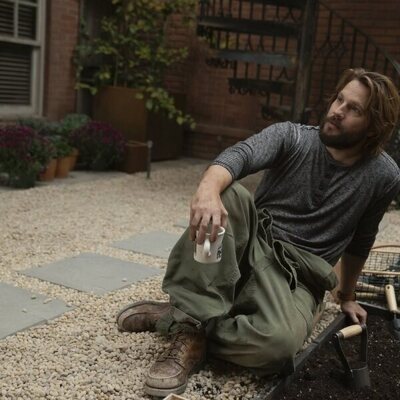 Logan Marshall-Green en el 3x12 de 'And Just Like That...'