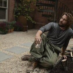 Logan Marshall-Green en el 3x12 de 'And Just Like That...'