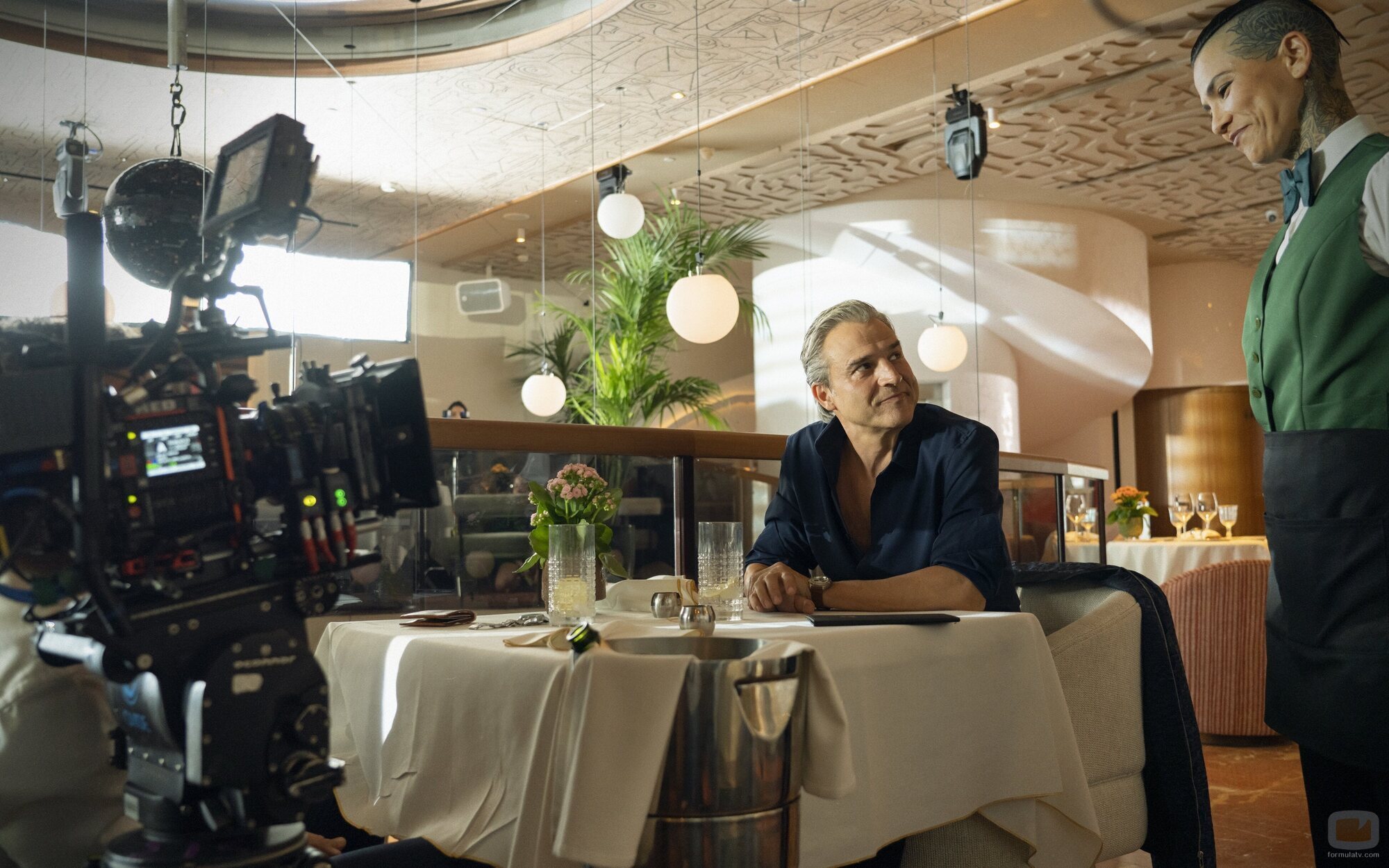 Alberto San Juan y Mi Hoa Lee en 'Megan y Lu' de 'Furia'