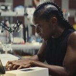 Dominique Thorne en el 1x01 de 'Ironheart'